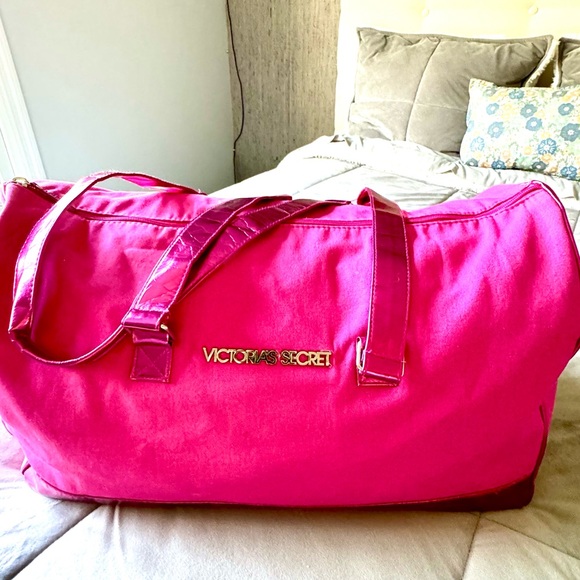 Victoria's Secret Plink Canvas Large Duffle Bag w
20.5”~L x10”~W x 12”D - Picture 6 of 13